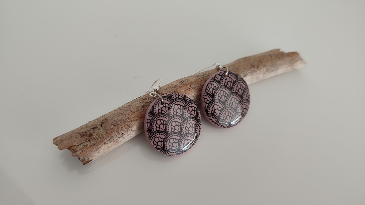 Boucles d'oreilles motif ethnique – Image 2