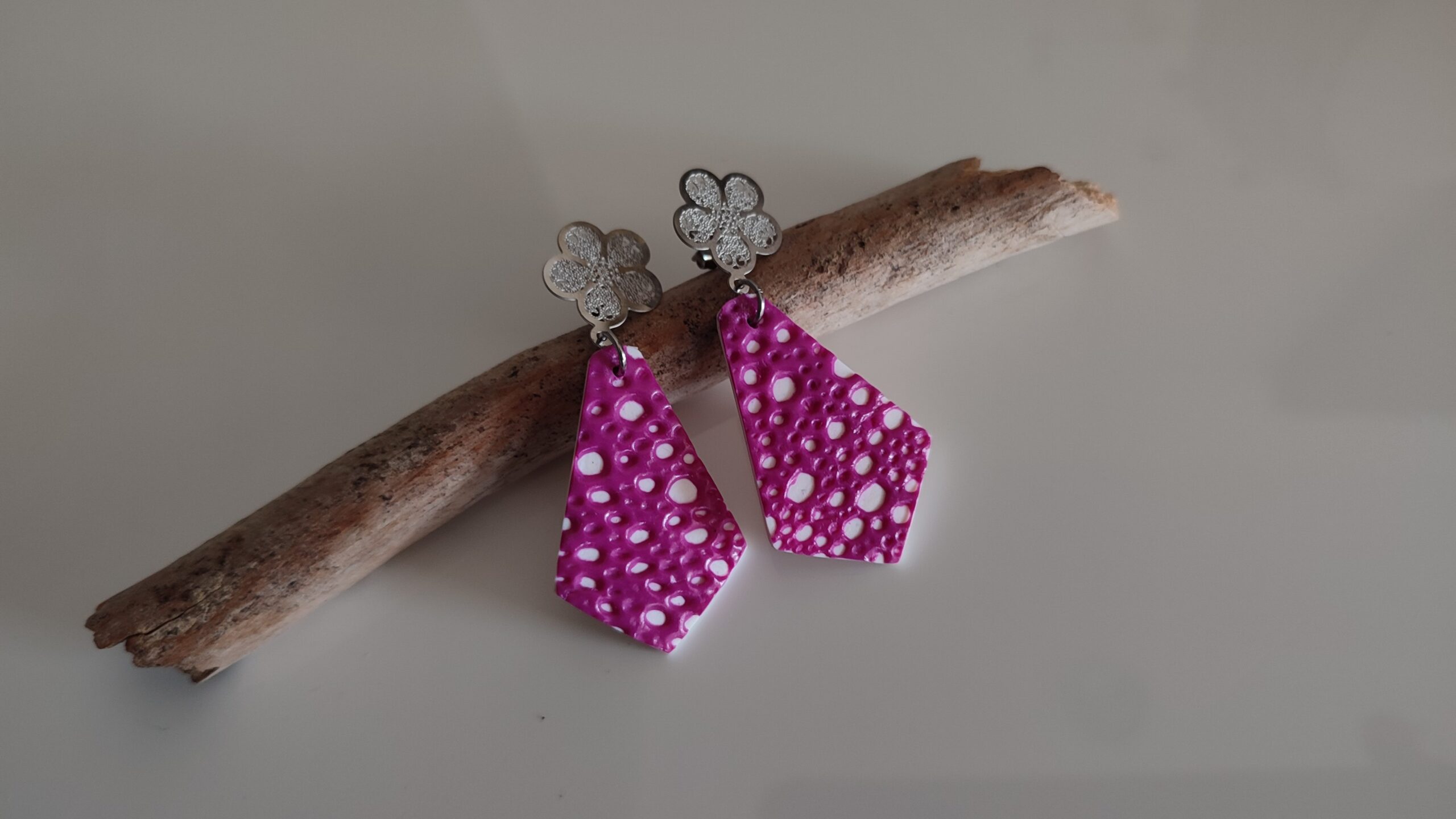 Clous d'oreilles météore en relief style lunaire – Image 2