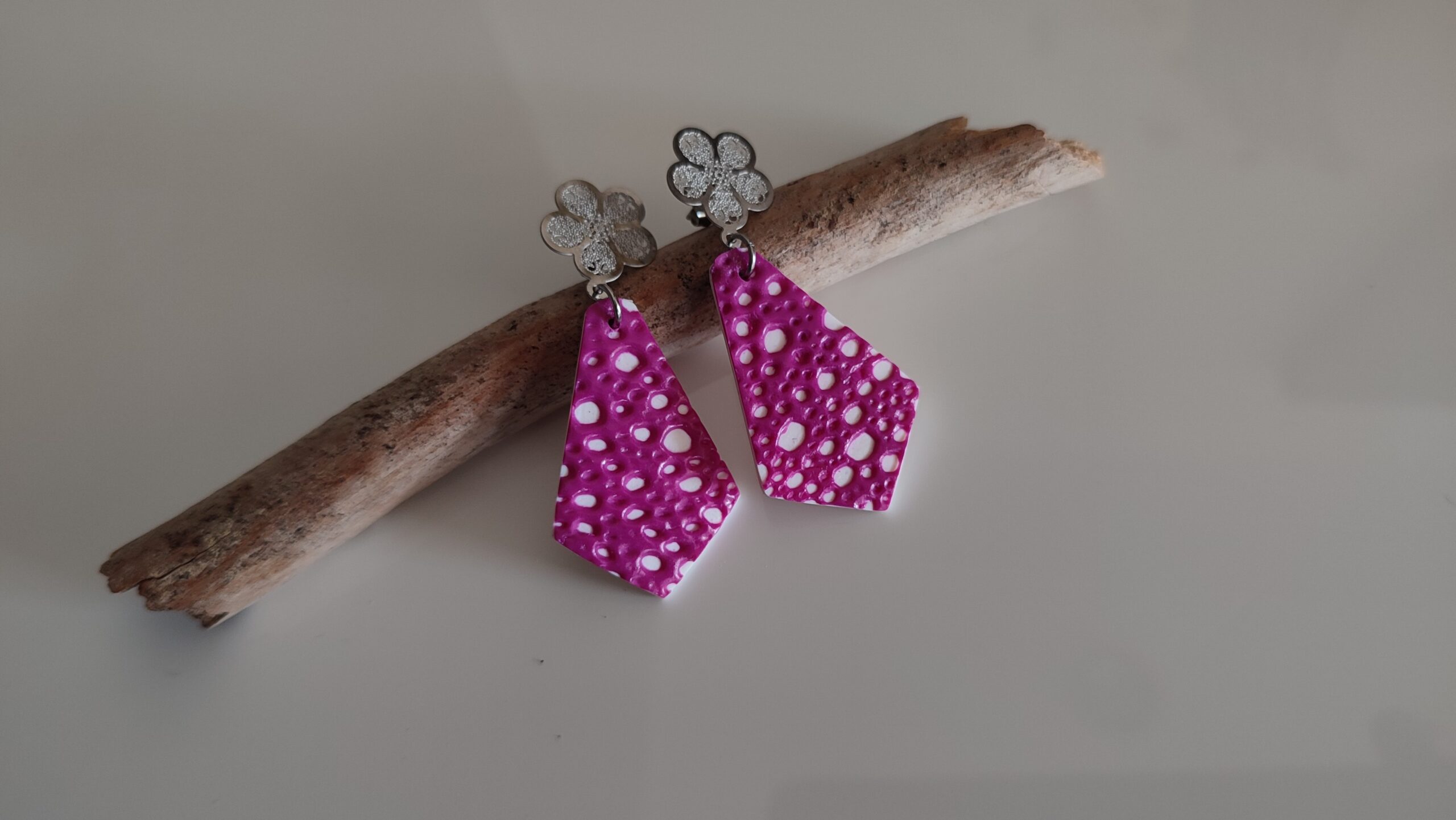 Clous d'oreilles météore en relief style lunaire – Image 4